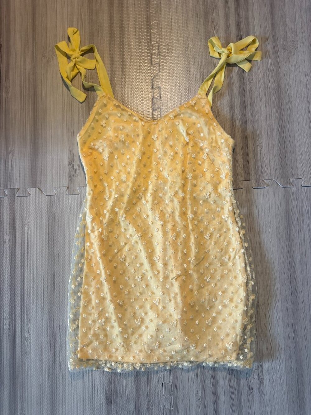 NWT Francesca's Blue Rain Yellow Lace Sleeveless Mini Dress